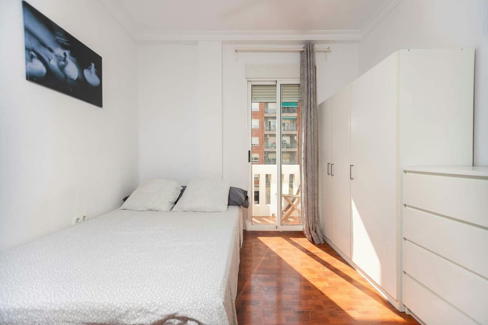 Carrer de Bèrnia, Valencia preview