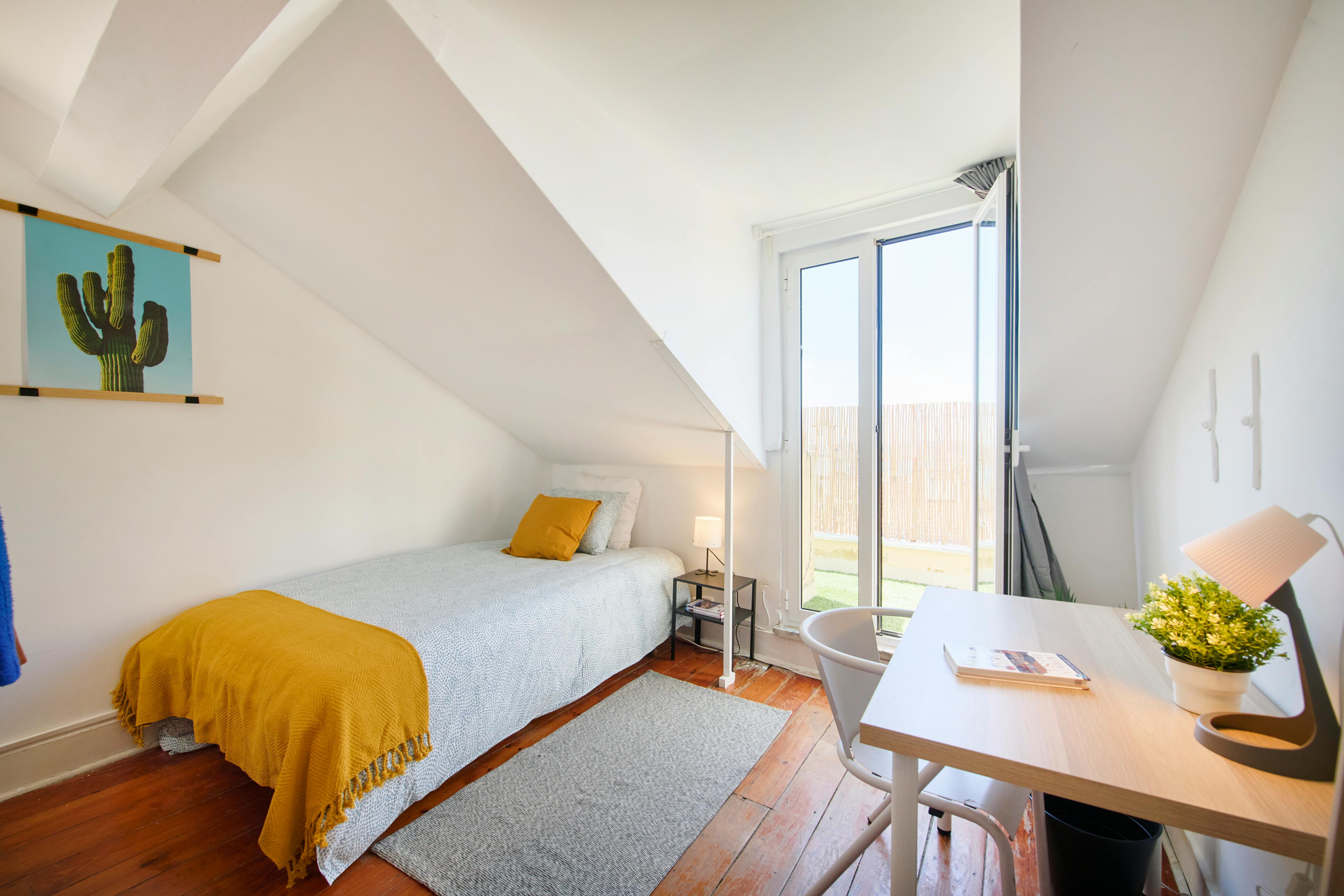 Private room for rent for €890 per month in Lisbon, Rua do Quelhas