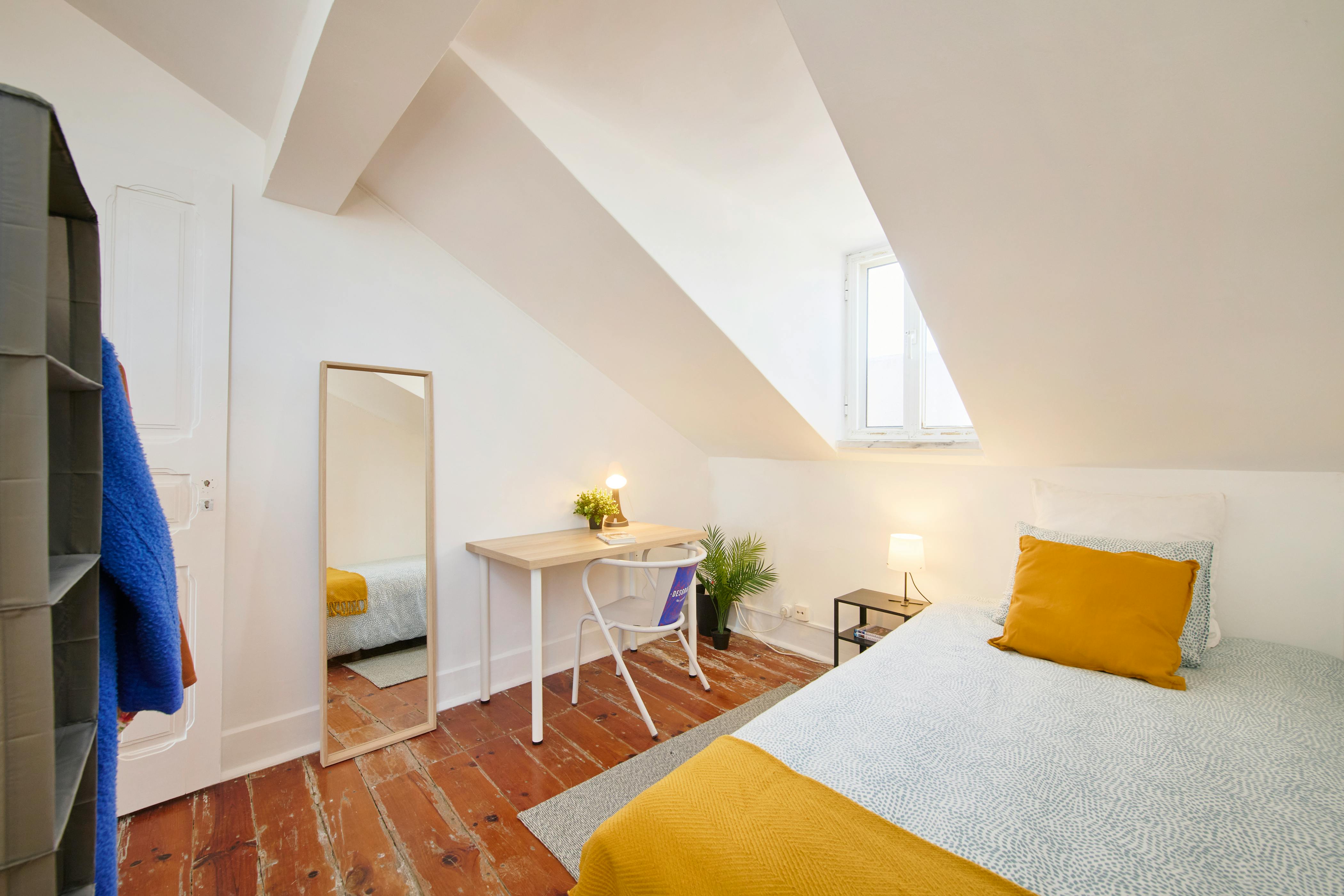 Private room for rent for €590 per month in Lisbon, Rua do Quelhas