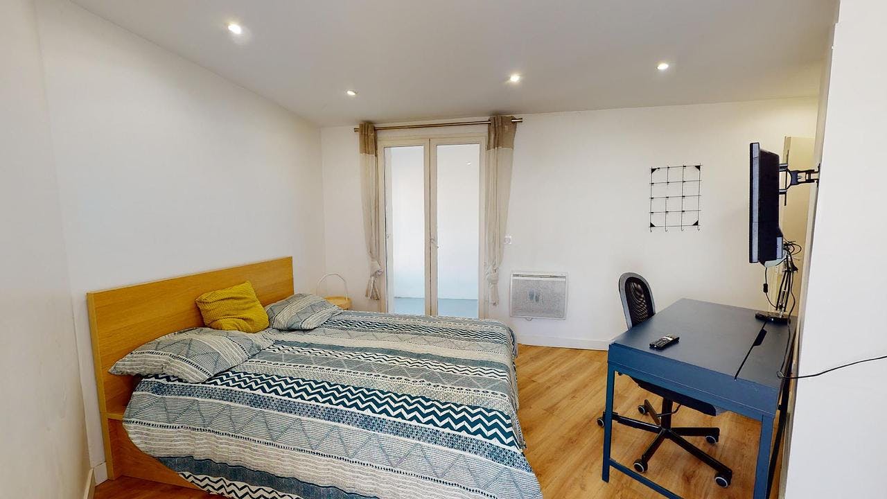 Приватна кімната за оренду для 385 EUR на місяць у Toulon, Rue des Remparts