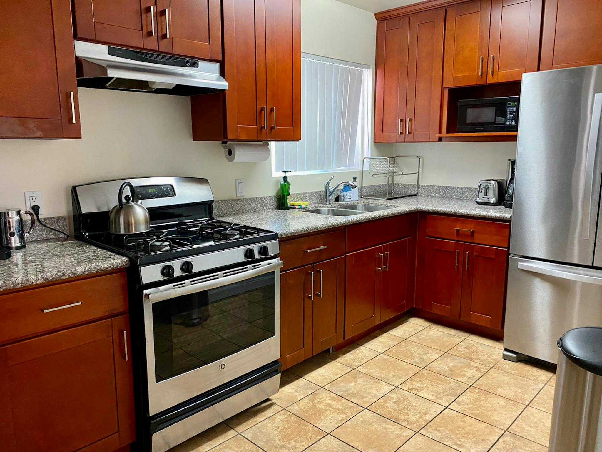 N Mansfield Ave, Los Angeles, CA preview