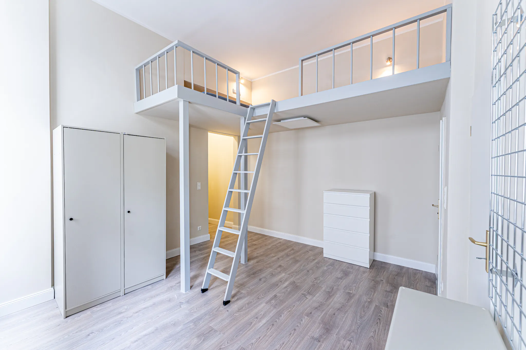 Leibnizstraße, Berlin preview