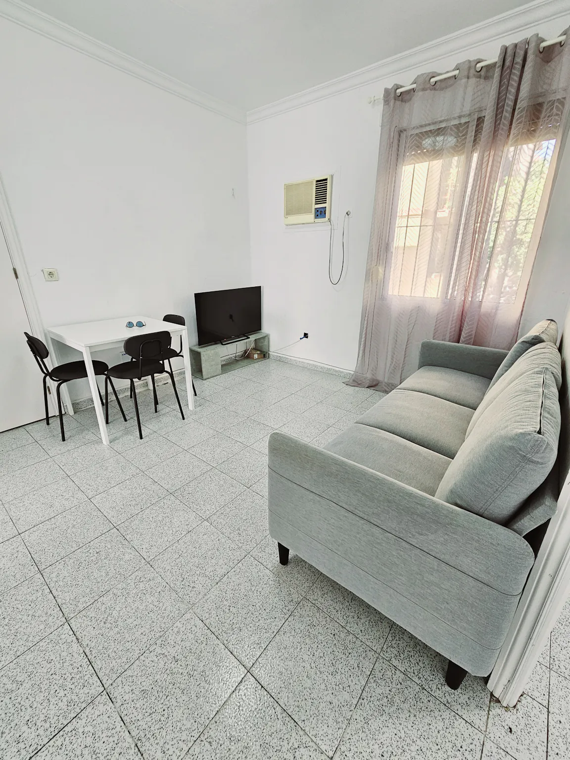 Calle Ferrobús, Sevilla preview