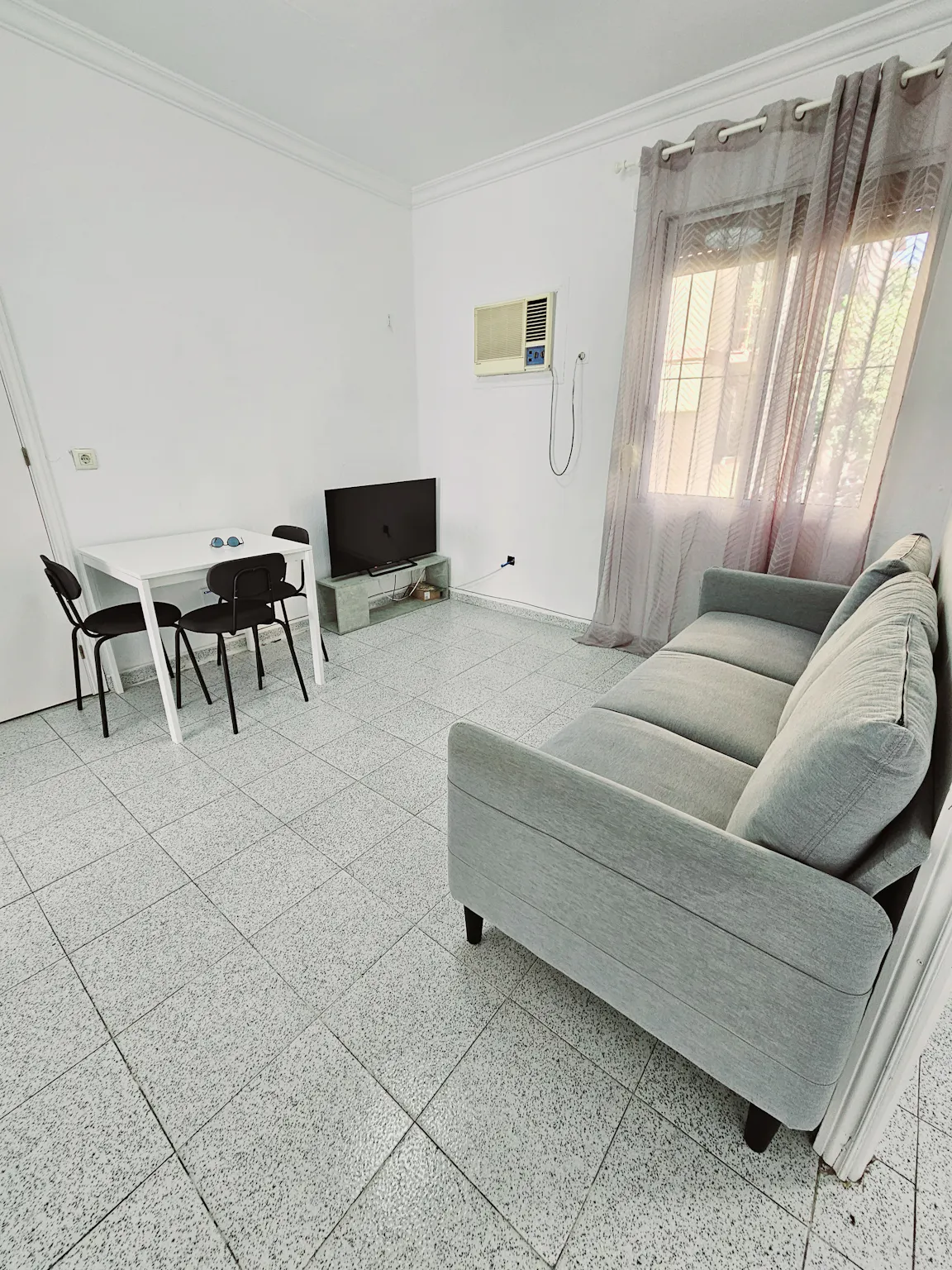 Calle Ferrobús, Sevilla preview