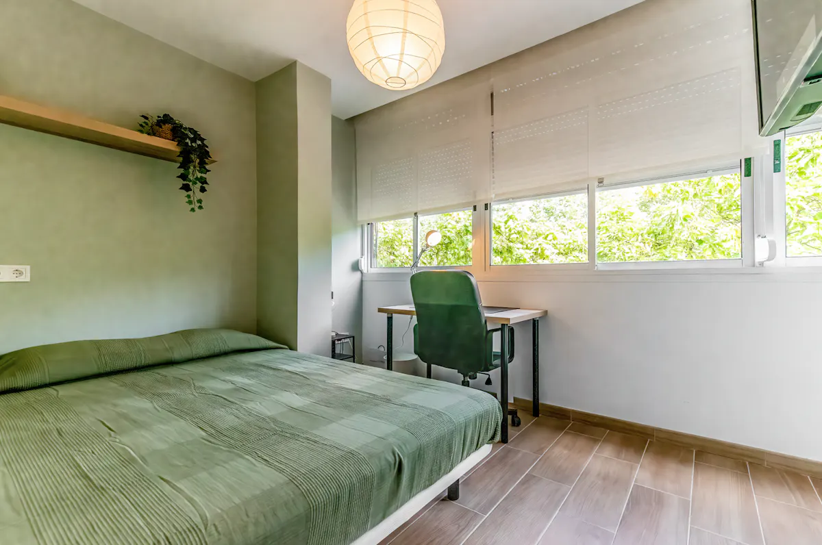 Private room in Paseo del Cauce, Valladolid (1552257) ROOM