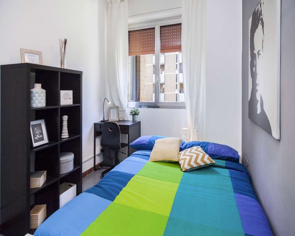 Via Giuseppe Frua, Milan