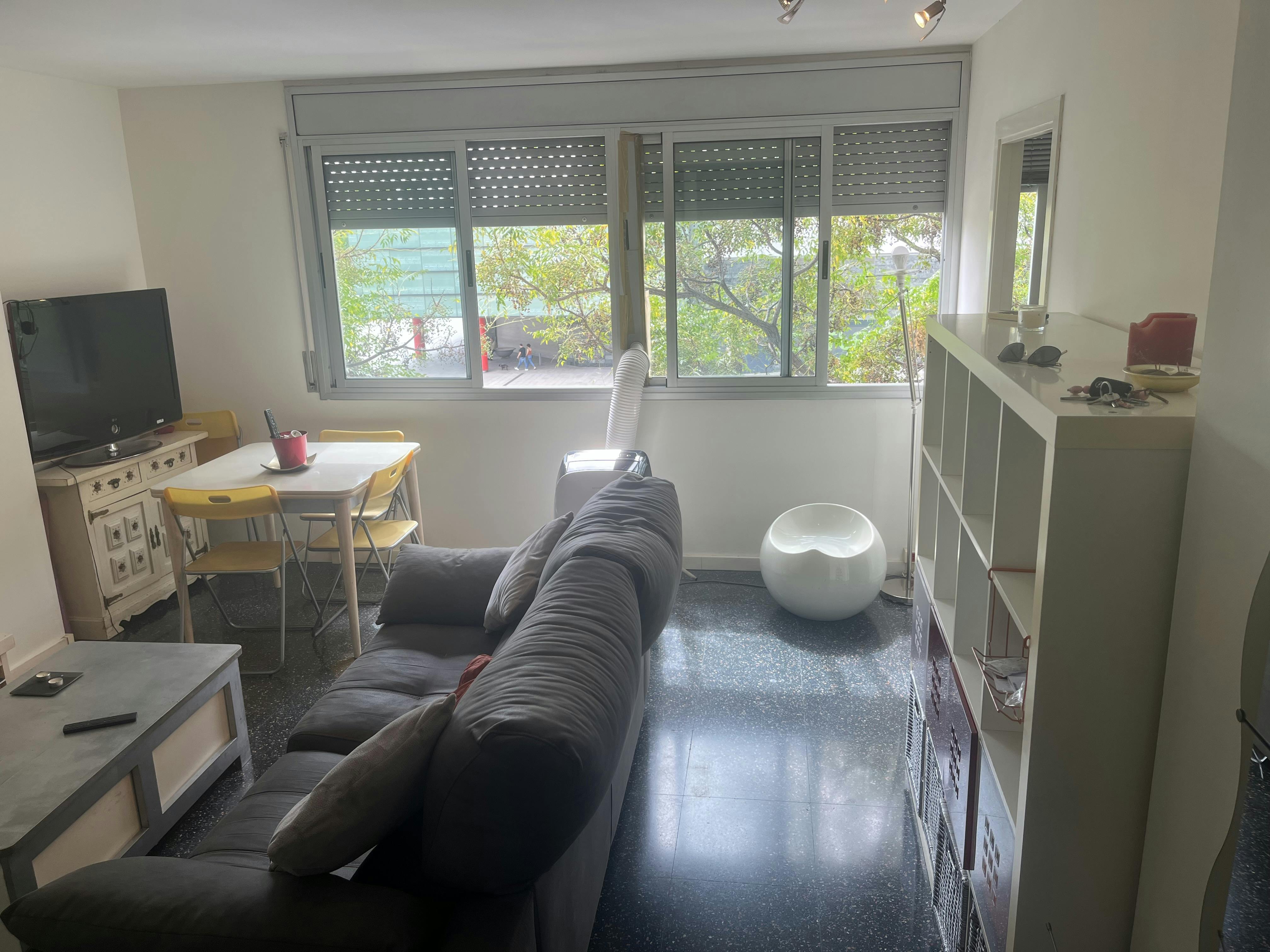 公寓 正在以 €1,500 的月租出租，其位于 Barcelona, Carrer de Rosselló i Porcel