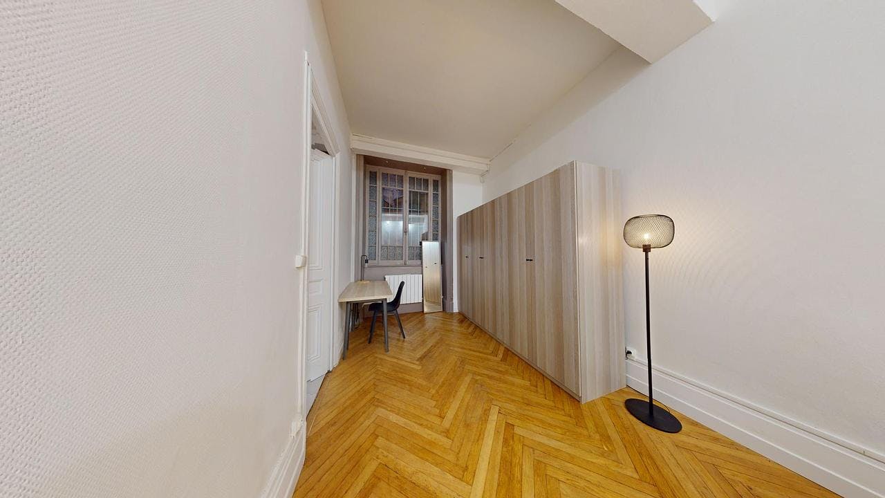Apartment Lyon, 1 bed — photo 2