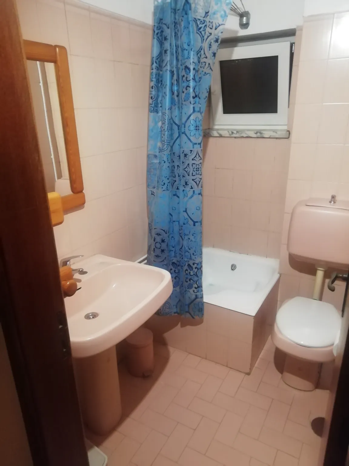 3-Bedroom Apartment in Avenida Elísio de Moura, Coimbra 3