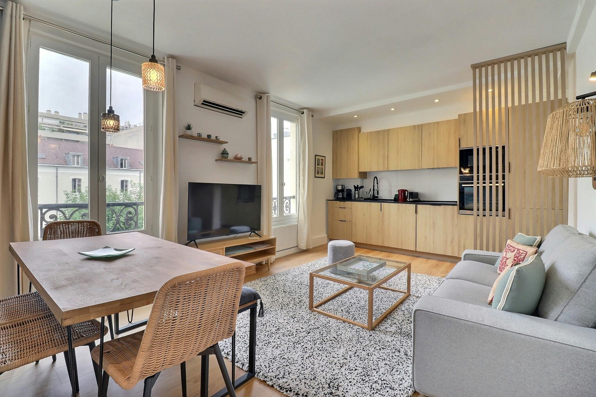Apartment for rent for €2,280 per month in Paris, Rue Francis de Pressensé