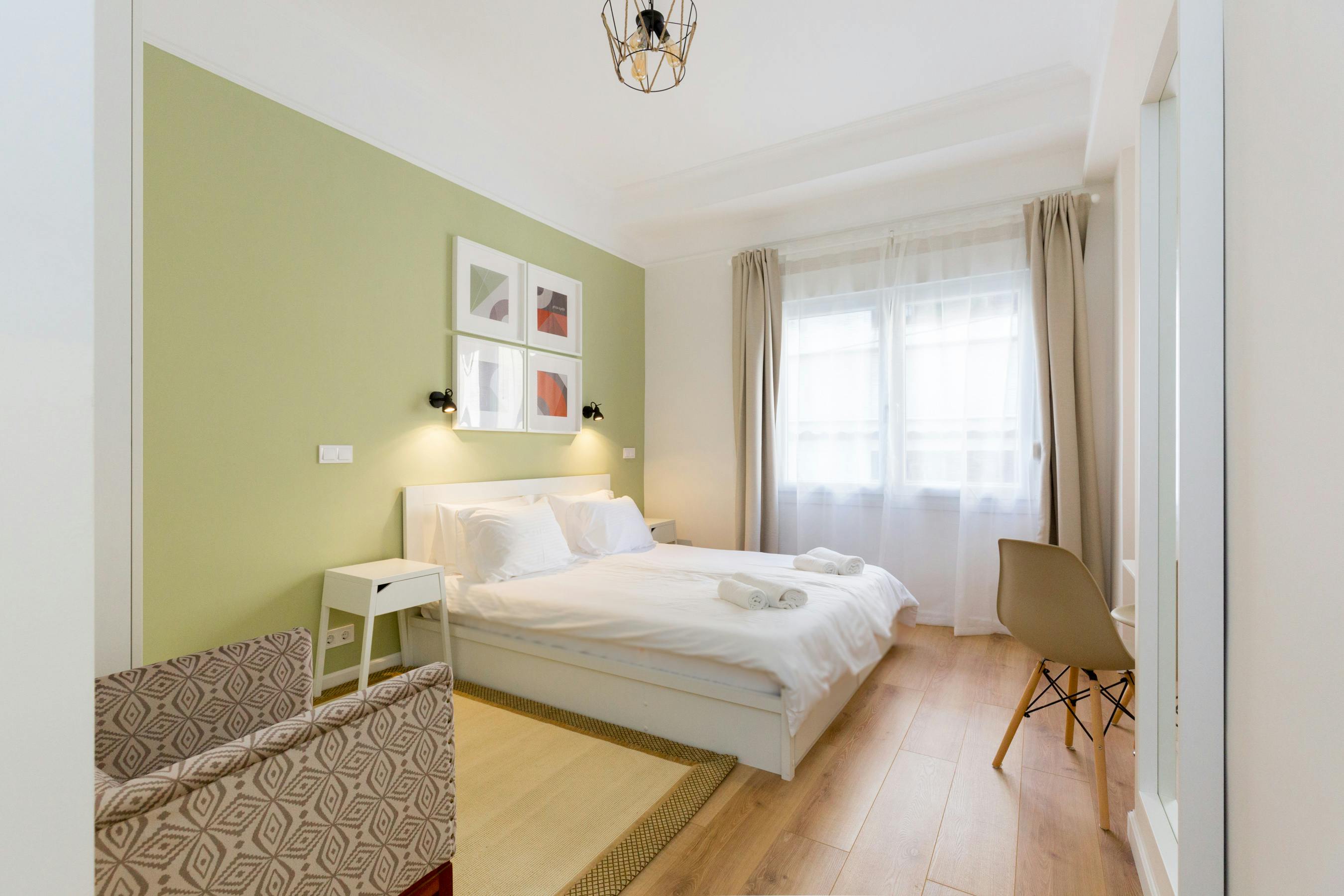 Deinostratou, Athens preview