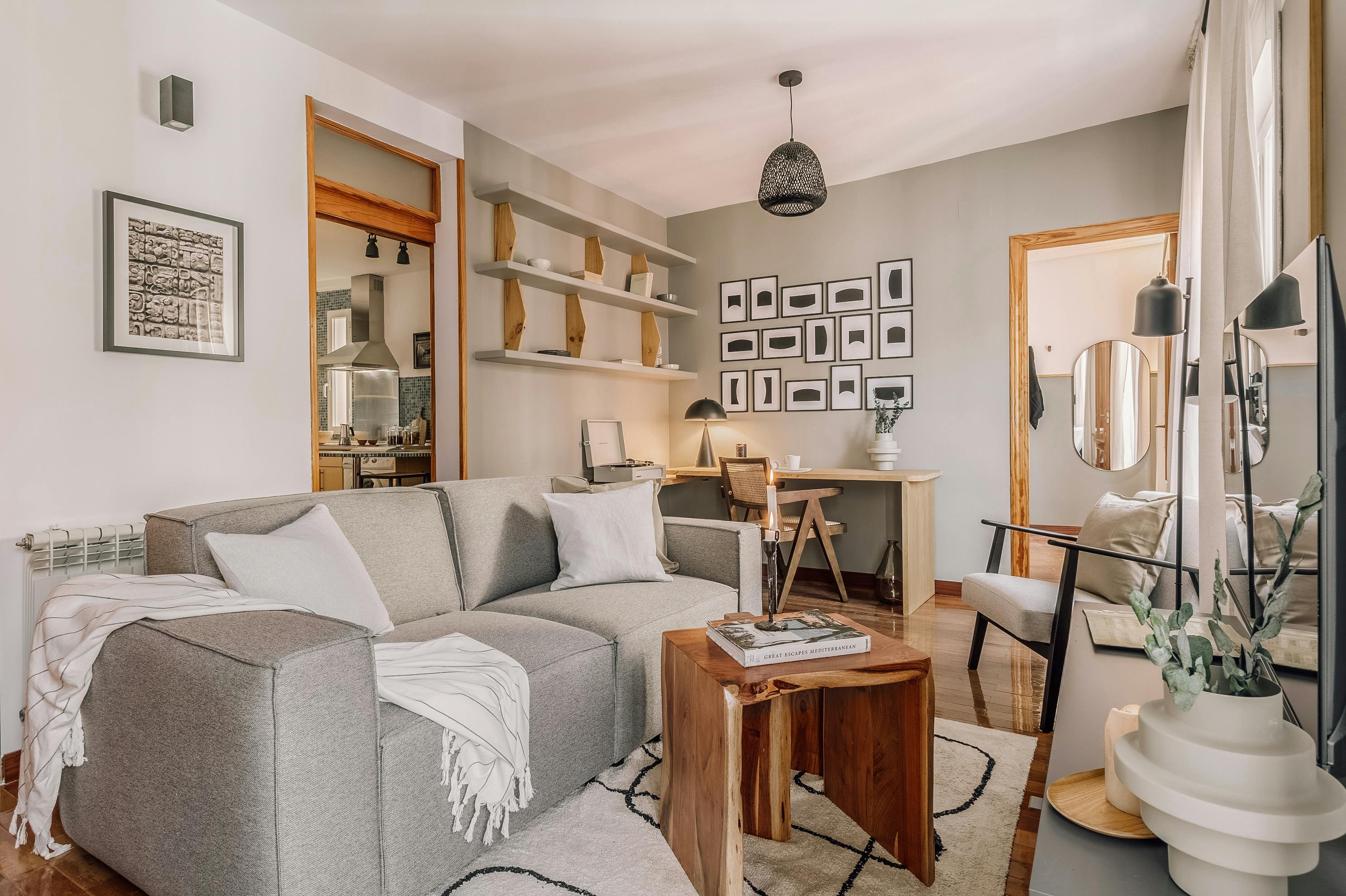 Apartment for rent for €3,431 per month in Madrid, Calle del Divino Pastor
