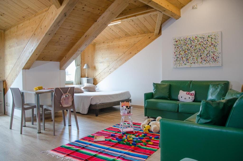 Studio for rent for €2,200 per month in Turin, Corso Vittorio Emanuele II