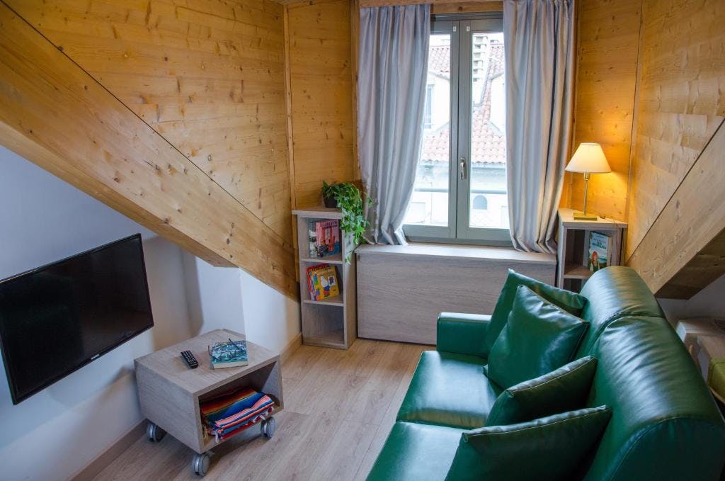 Studio for rent for €1,600 per month in Turin, Corso Vittorio Emanuele II