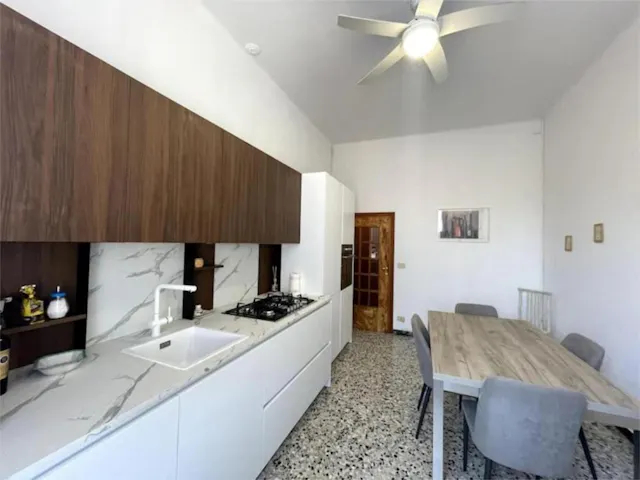 2-Bedroom Apartment in Via Marcantonio Franceschini, Bologna room image 1