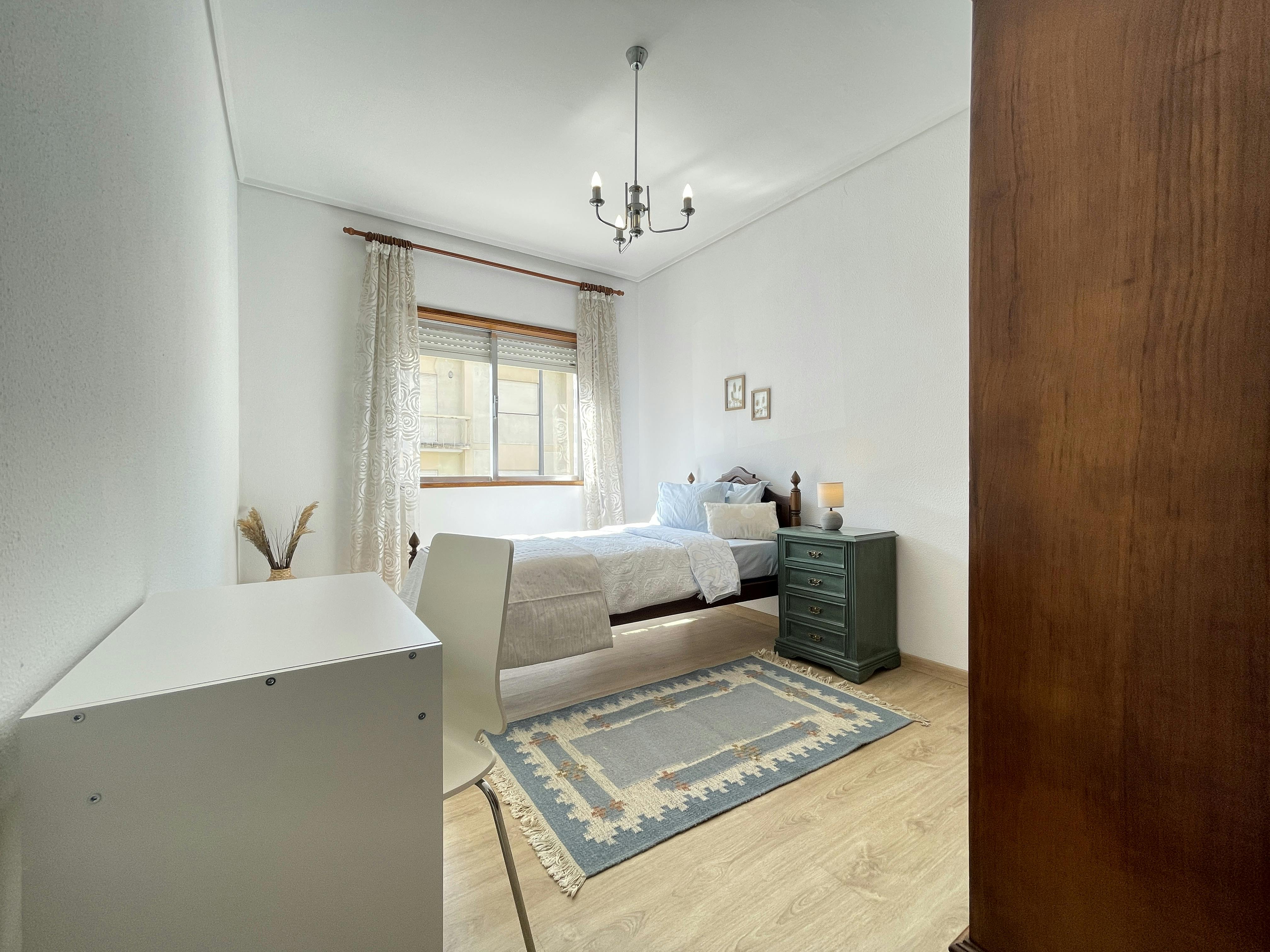 WG-Zimmer zu mieten für 850 € pro Monat in Valongo, Rua Lourenço Marques