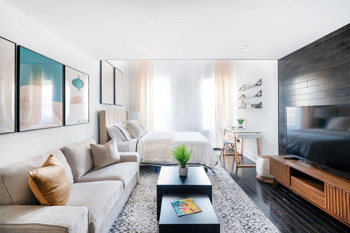 W 48th St, New York City, NY preview