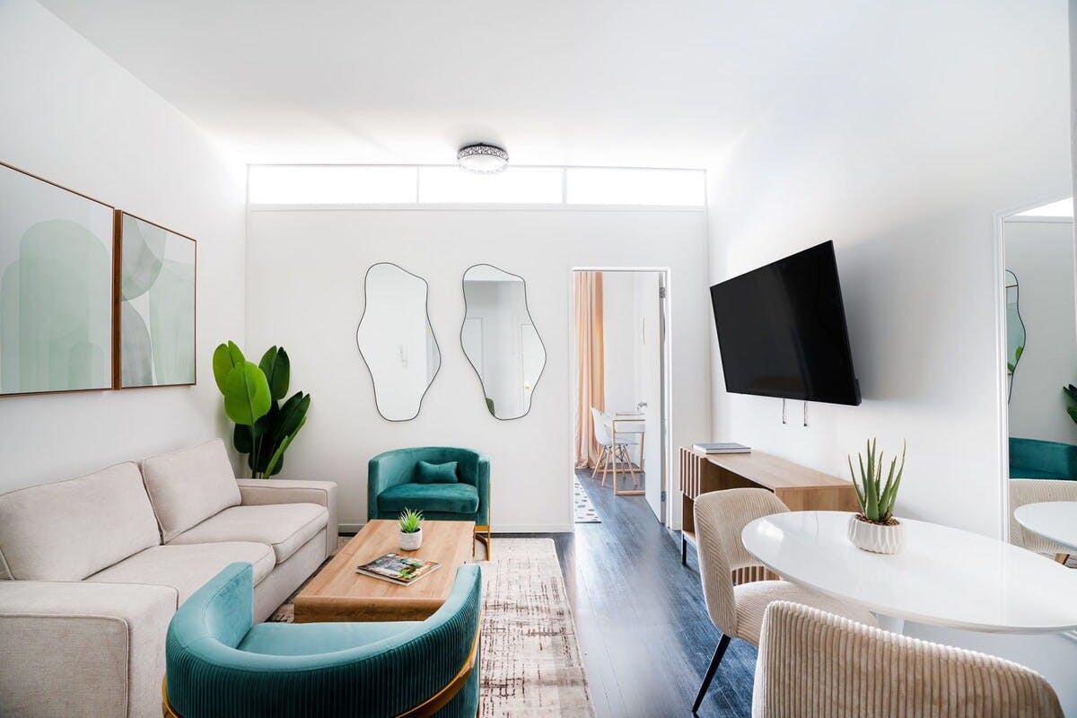 W 48th St, New York City, NY preview