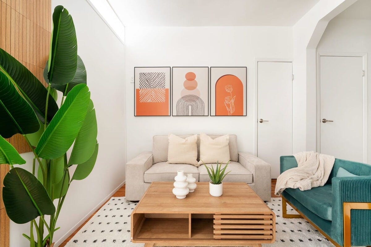 W 48th St, New York City, NY preview