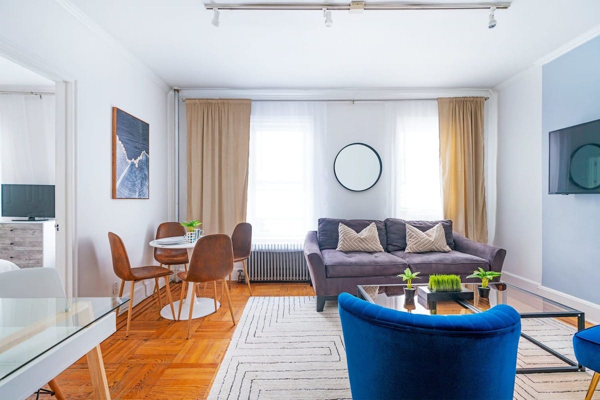 E 61st St, New York City, NY preview