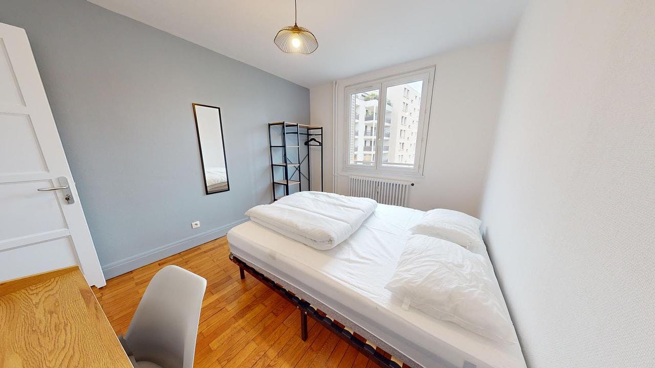 Apartment Villeurbanne, 1 bed, 11m² — photo 2