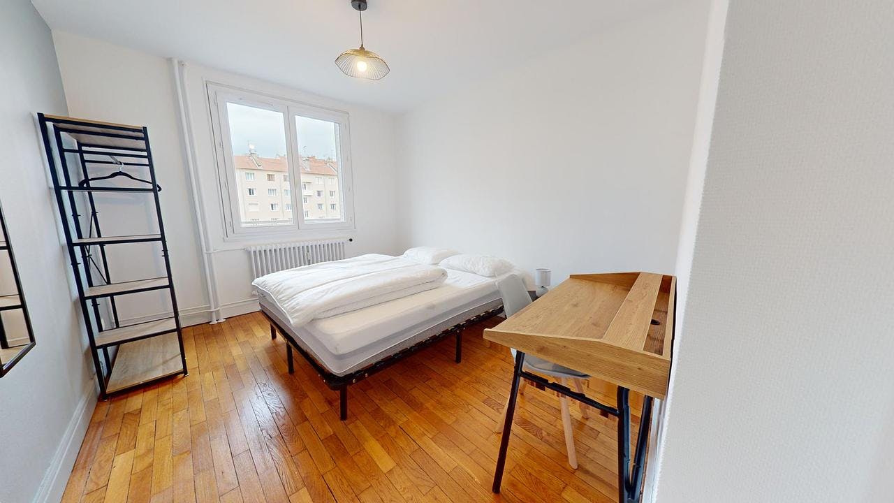 Apartment Villeurbanne, 1 bed, 11m² — photo 3