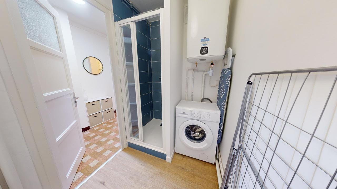 Apartment Villeurbanne, 1 bed, 11m² — photo 7