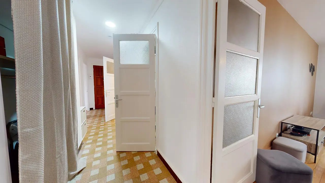 Apartment Villeurbanne, 1 bed, 11m² — photo 18