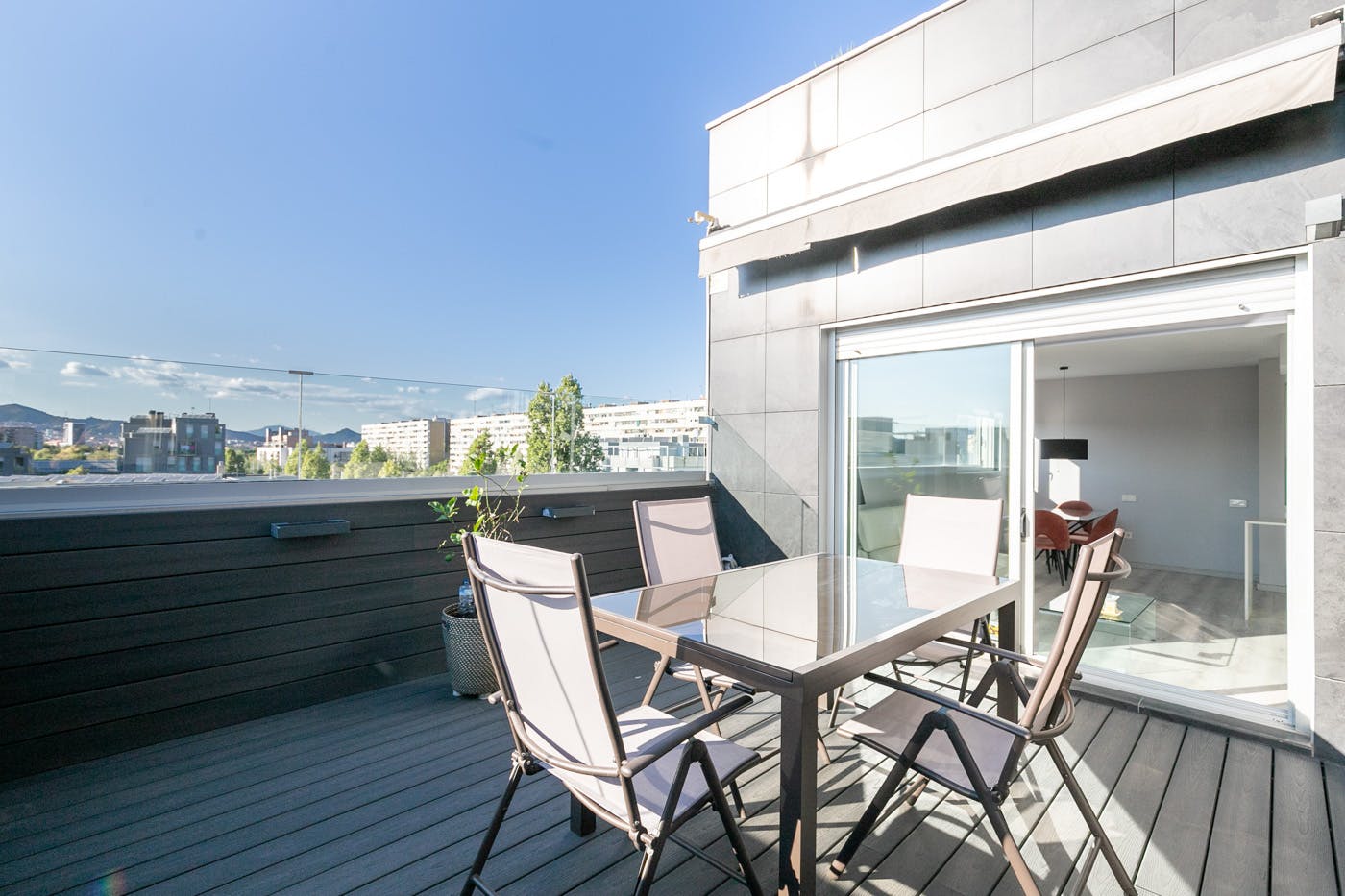 公寓 正在以 €2,200 的月租出租，其位于 Sant Adrià de Besòs, Carrer de Mercè Rodoreda