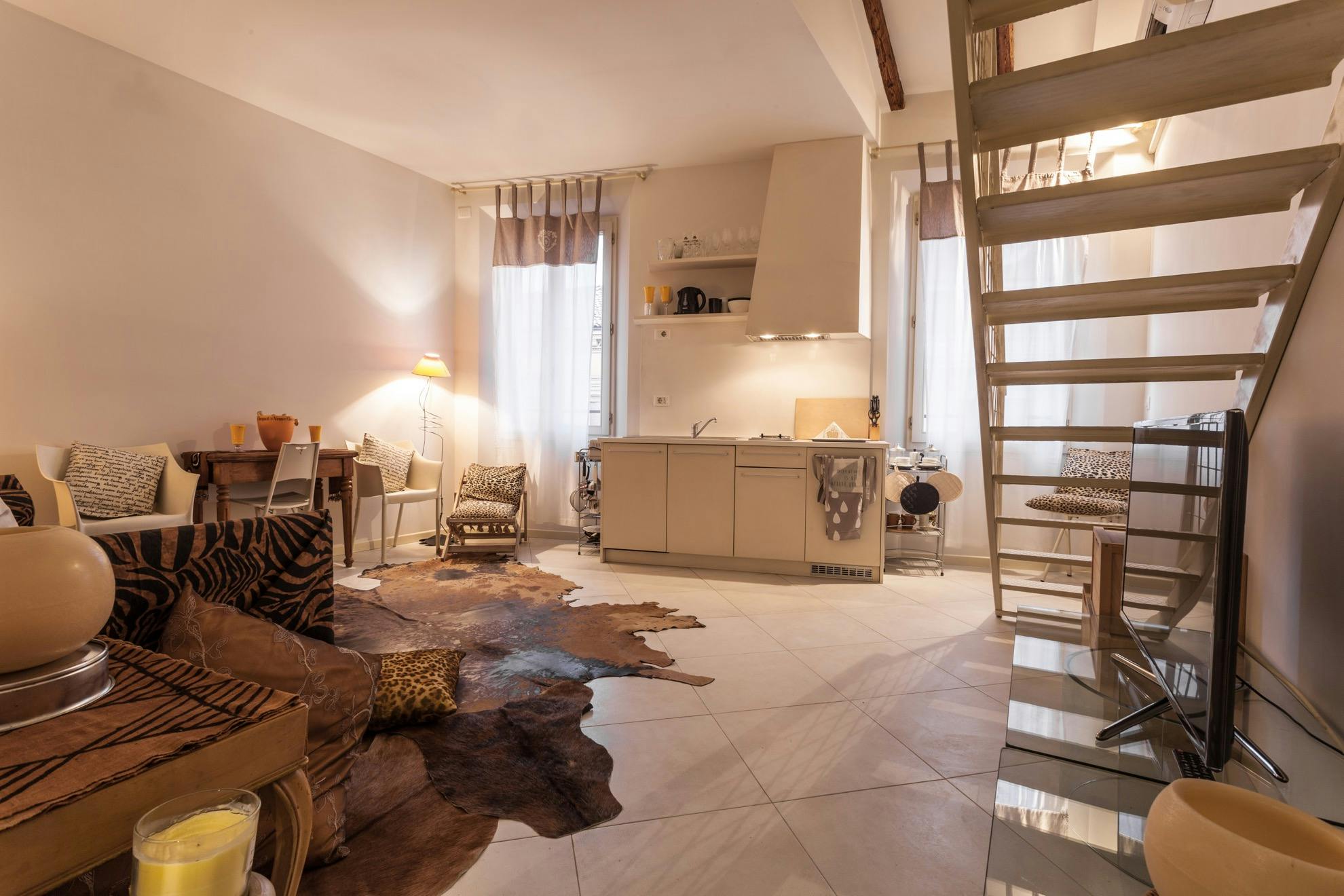 Studio zu mieten für 1.800 € pro Monat in Bologna, Via Castiglione