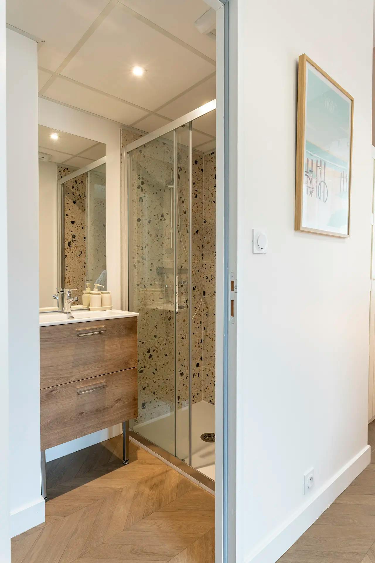 Rue des Roses, Bron preview