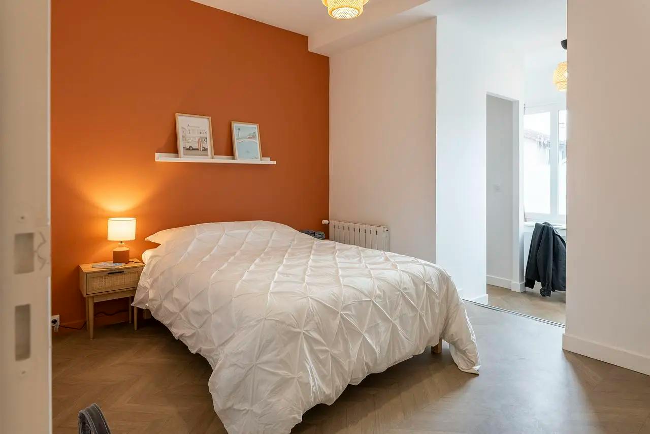 Rue des Roses, Bron preview