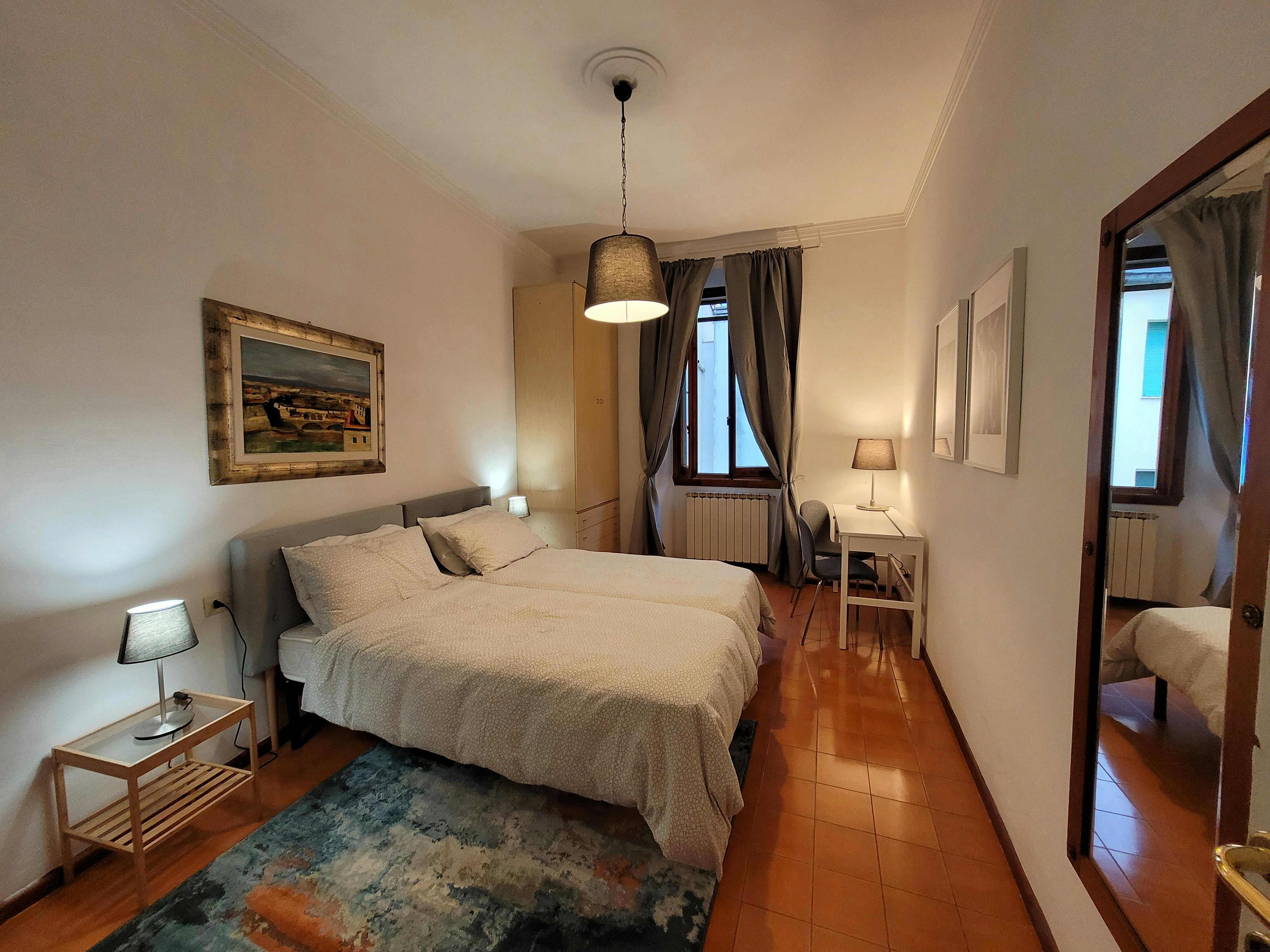 Single room Florence, 1 bed, 15m² — photo 1