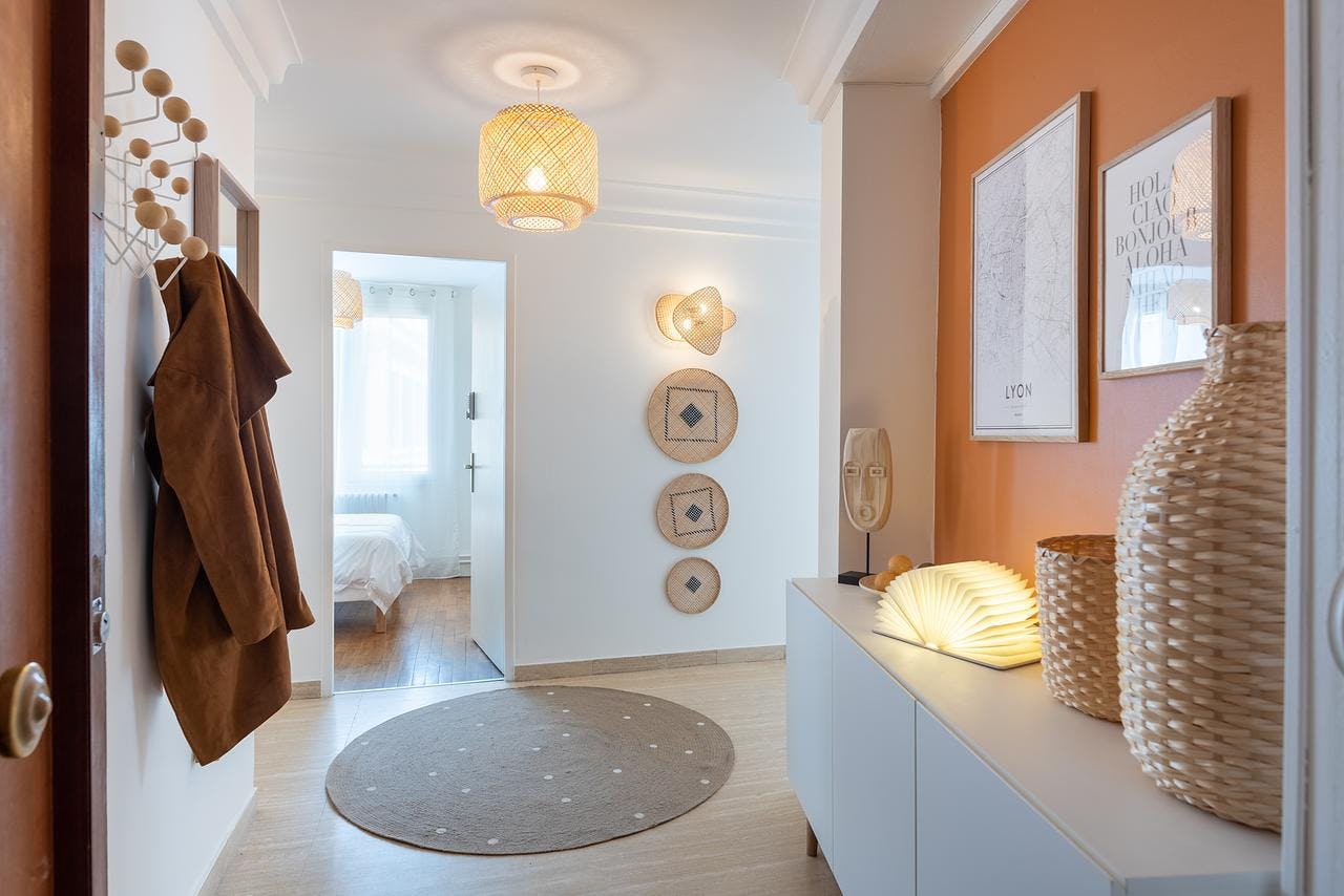 Apartment Villeurbanne, 1 bed, 9m² — photo 1