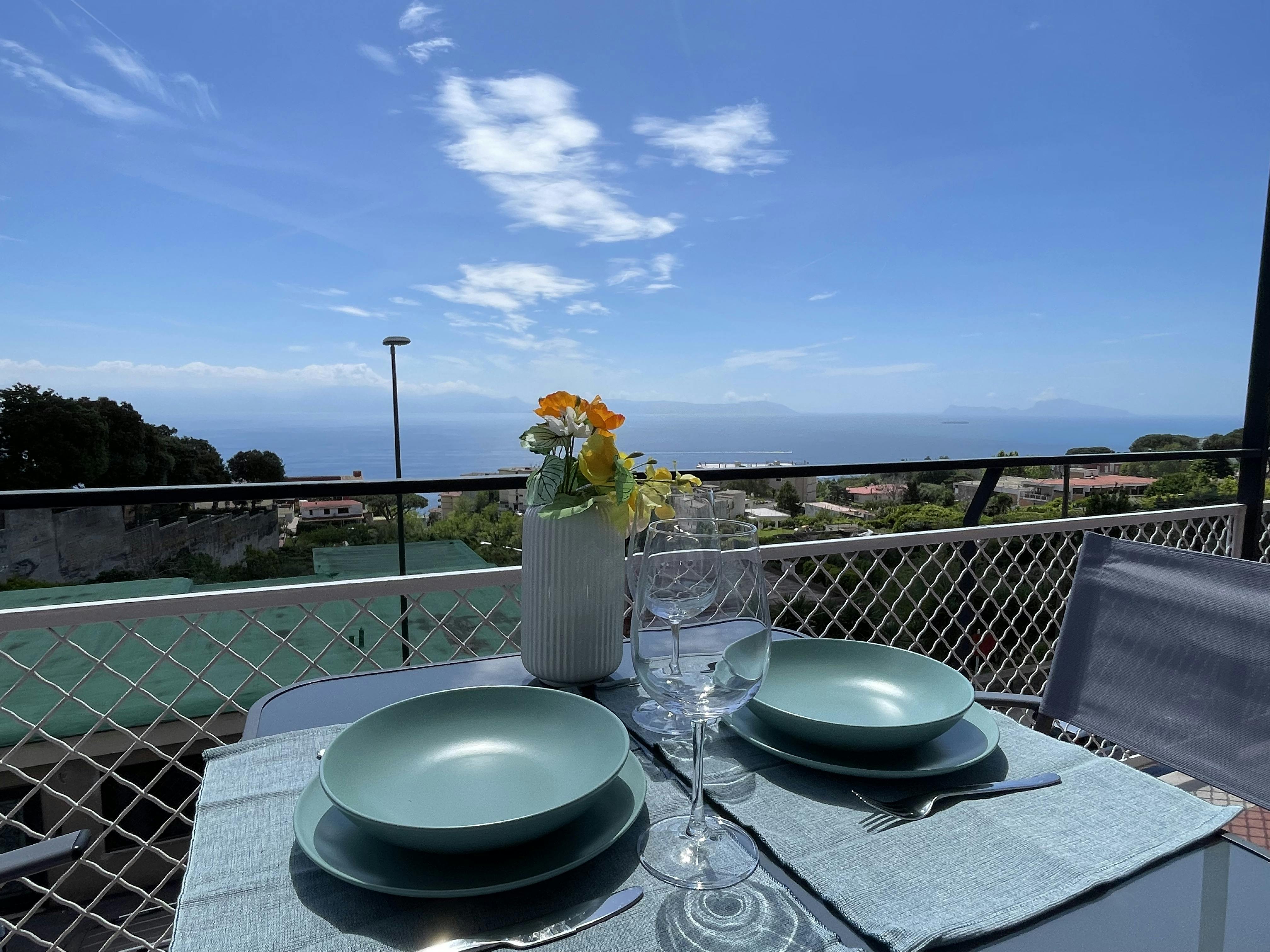 Apartment for rent for €2,200 per month in Naples, Via Alessandro Manzoni