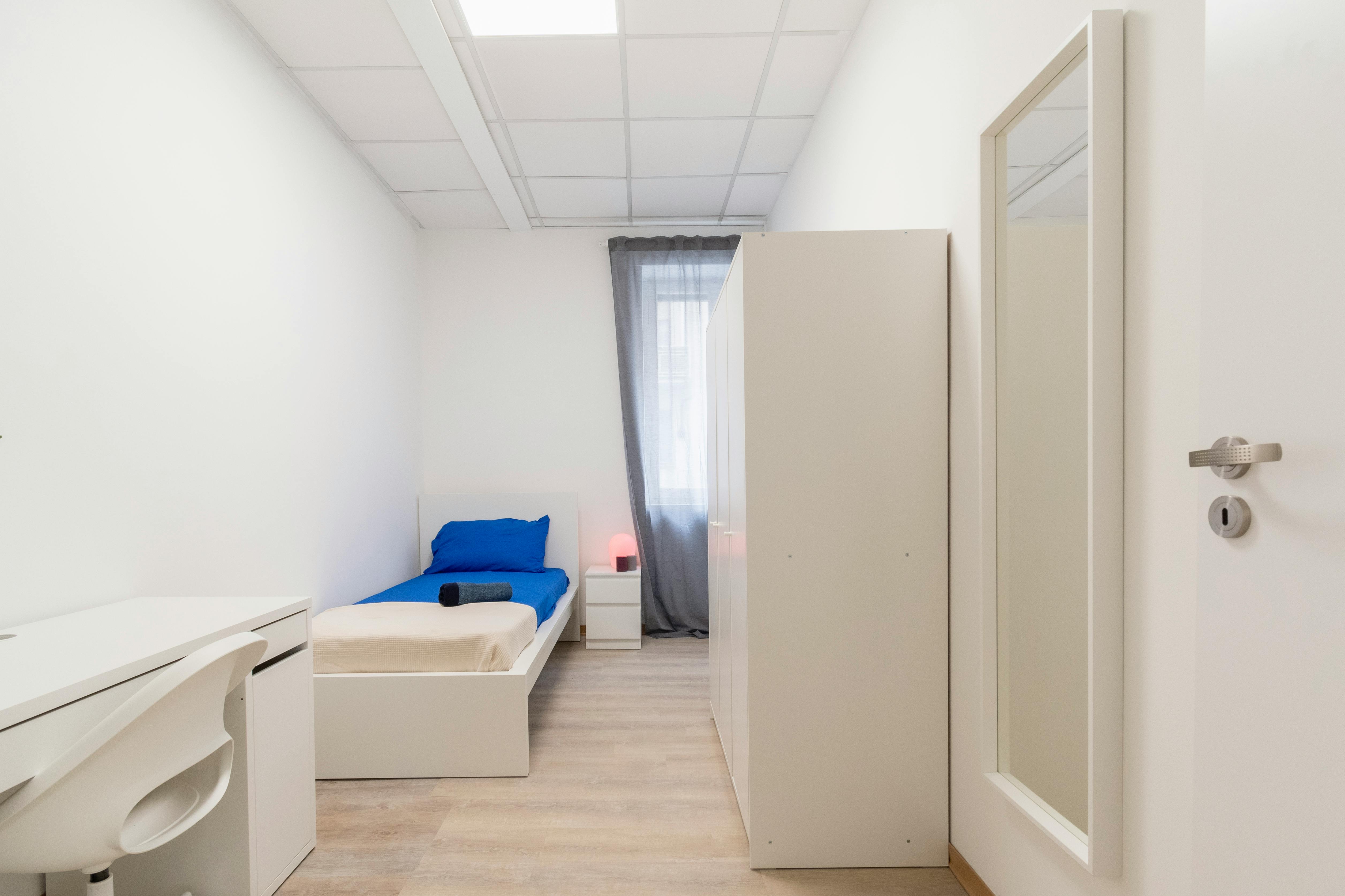 Single room Turin, 1 bed, 10m² — photo 1