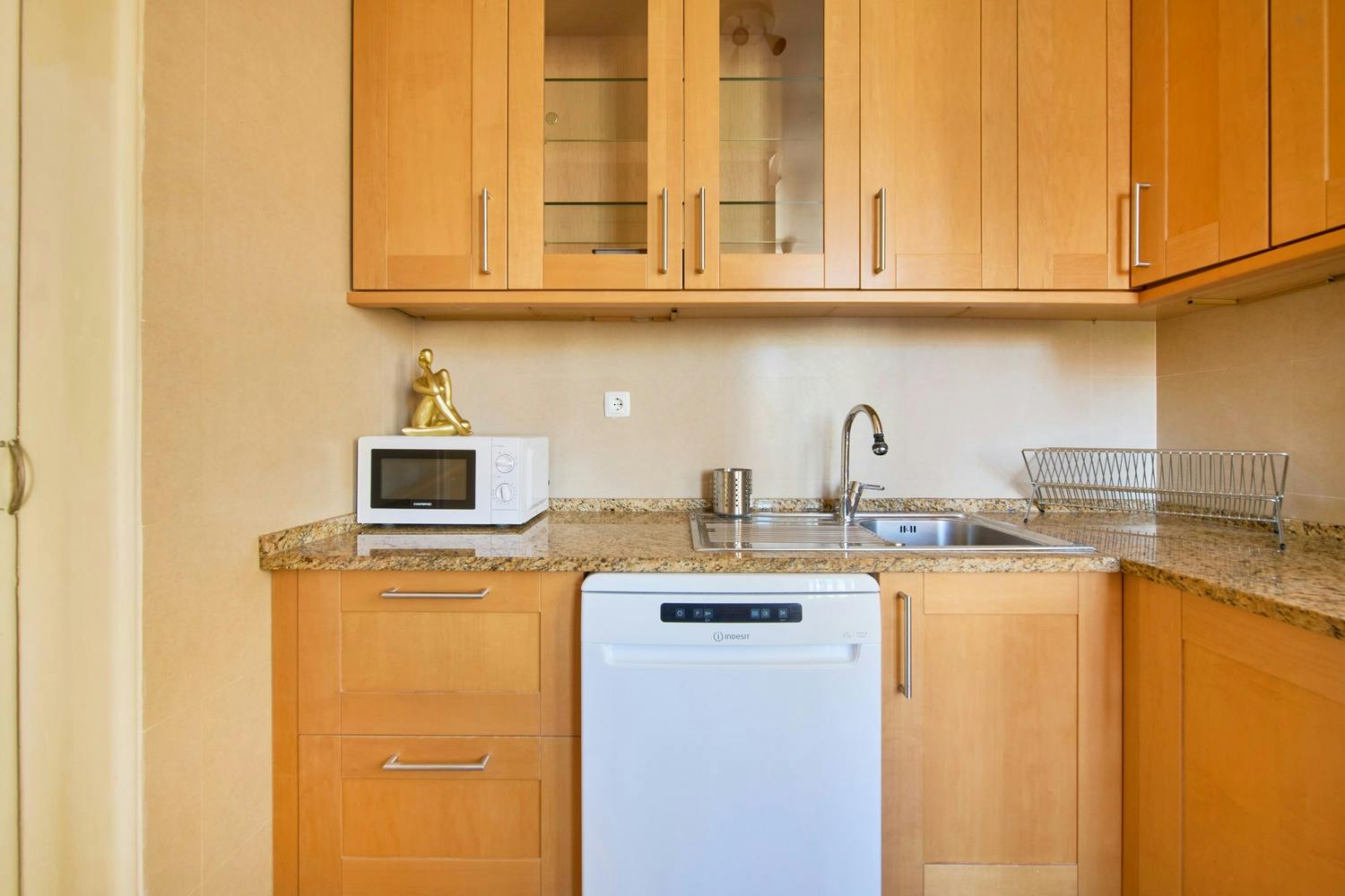 Apartment Lisbon, 1 bed, 12m² — photo 11