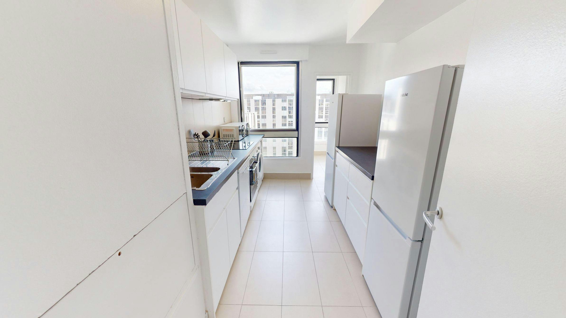 Private room for rent on Rue Lecourbe, Paris - Plus