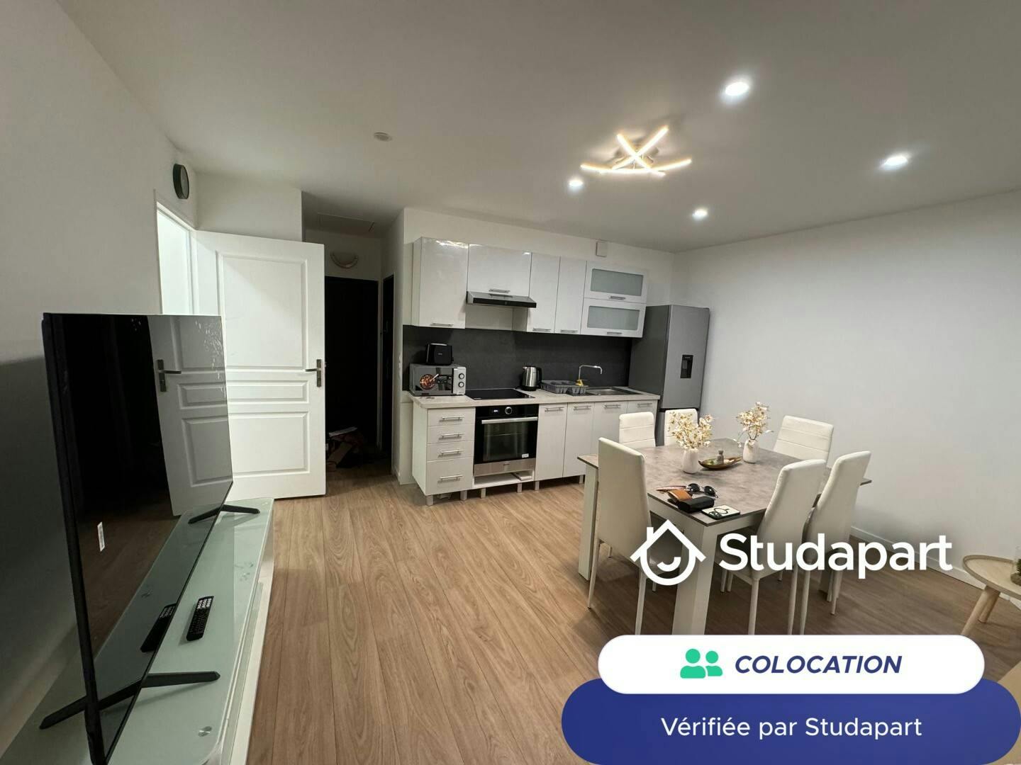 Private room for rent for €365 per month in Amiens, Chaussée Saint-Pierre