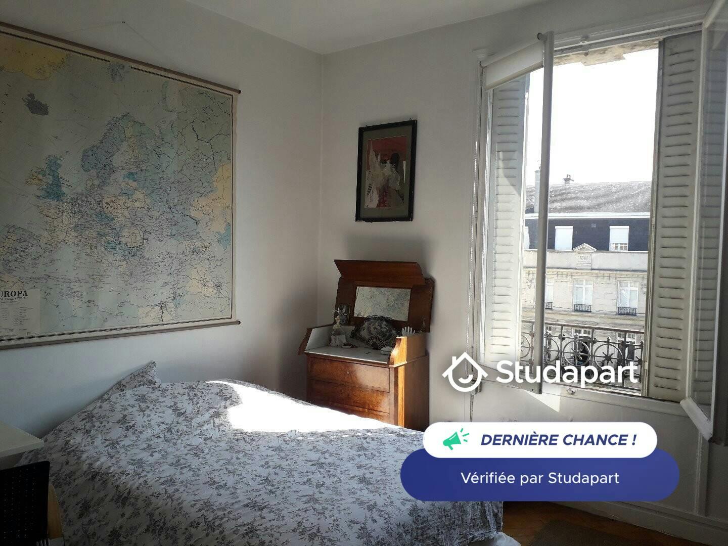 Private room for rent for €420 per month in Reims, Cours Jean-Baptiste Langlet