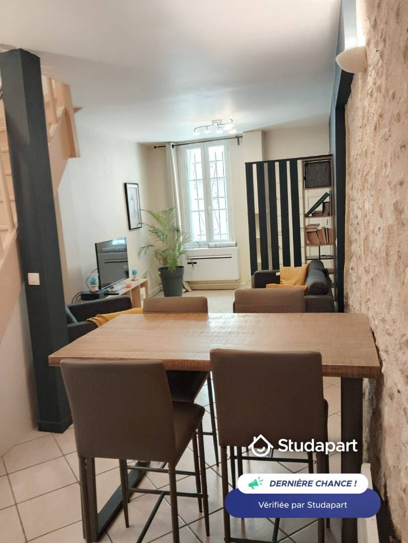House for rent on Rue de la Bourse, Avignon
