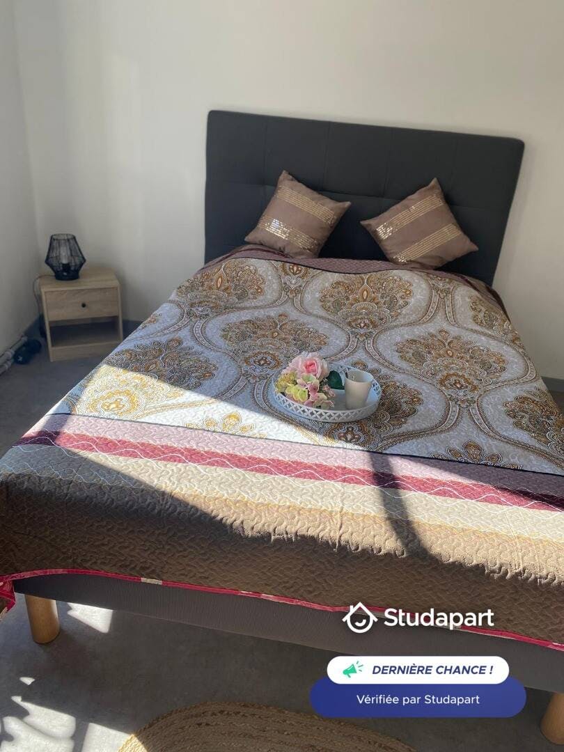 Mieszkanie do wynajęcia za 590 € miesięcznie w mieście Poitiers, Rue René Descartes