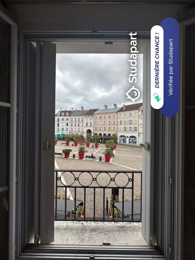 Appartamento in affitto a 3000 € al mese a Serris, Cours du Danube