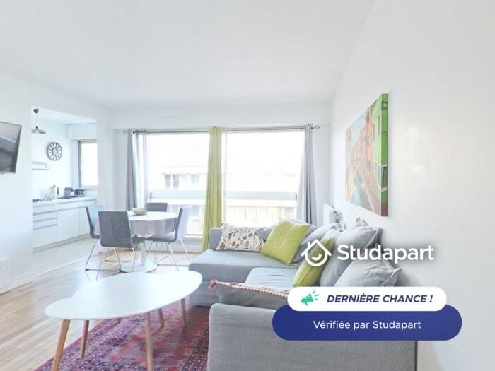 Apartment for rent for €1,980 per month in Paris, Rue Rémy Dumoncel