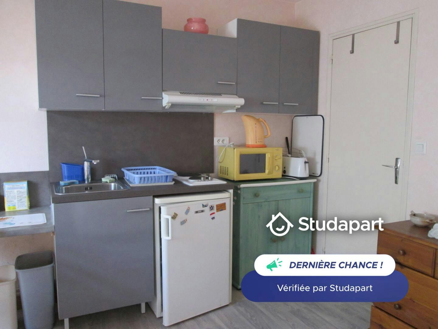 Private room for rent on Avenue Jean-Baptiste Perrin, Nantes - Plus