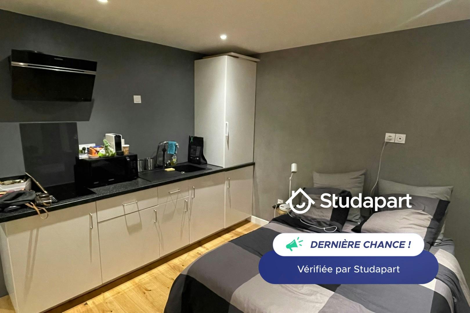 Apartment for rent for €1,590 per month in Paris, Rue Dussoubs