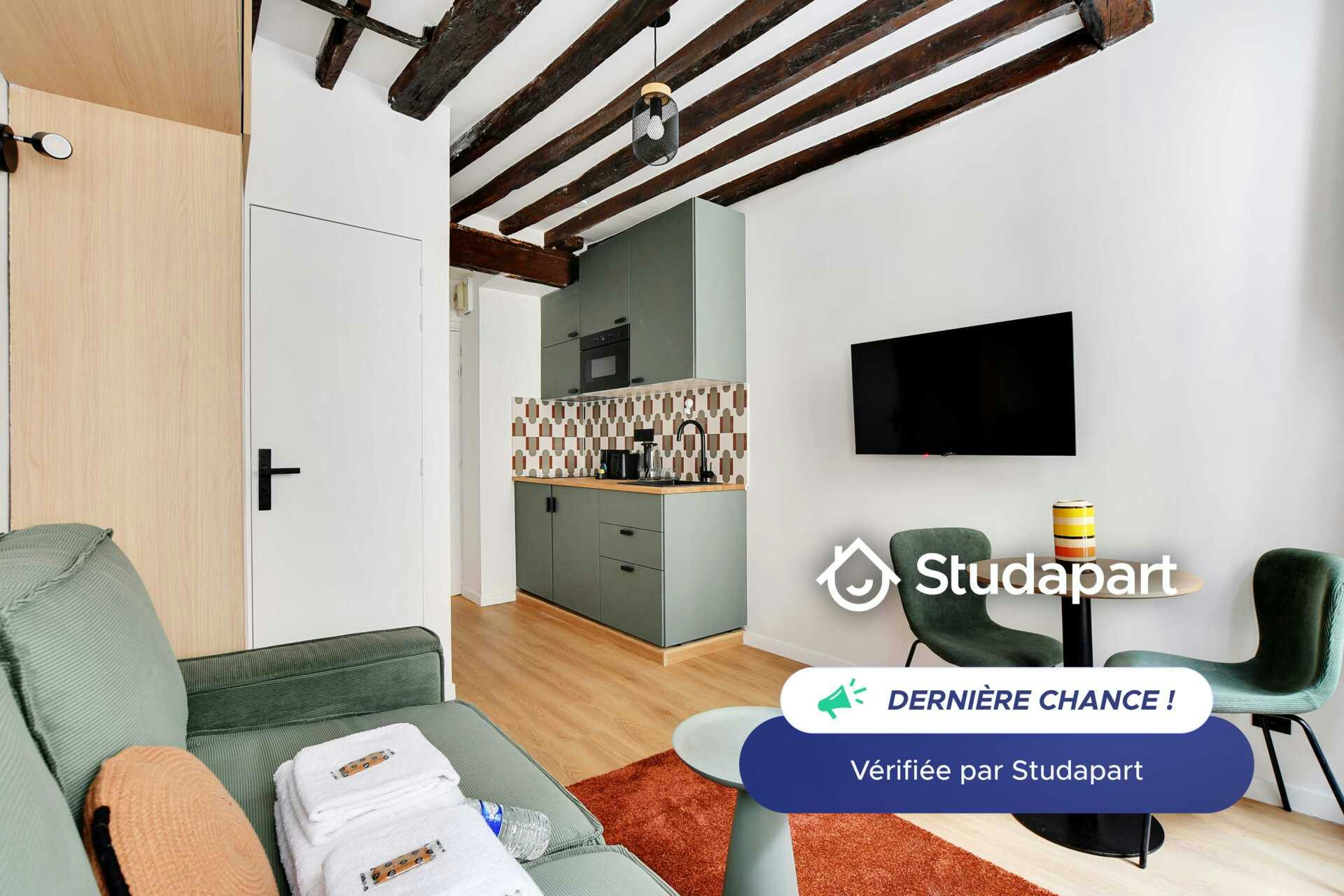 Apartment for rent for €1,800 per month in Paris, Rue de l'Assomption