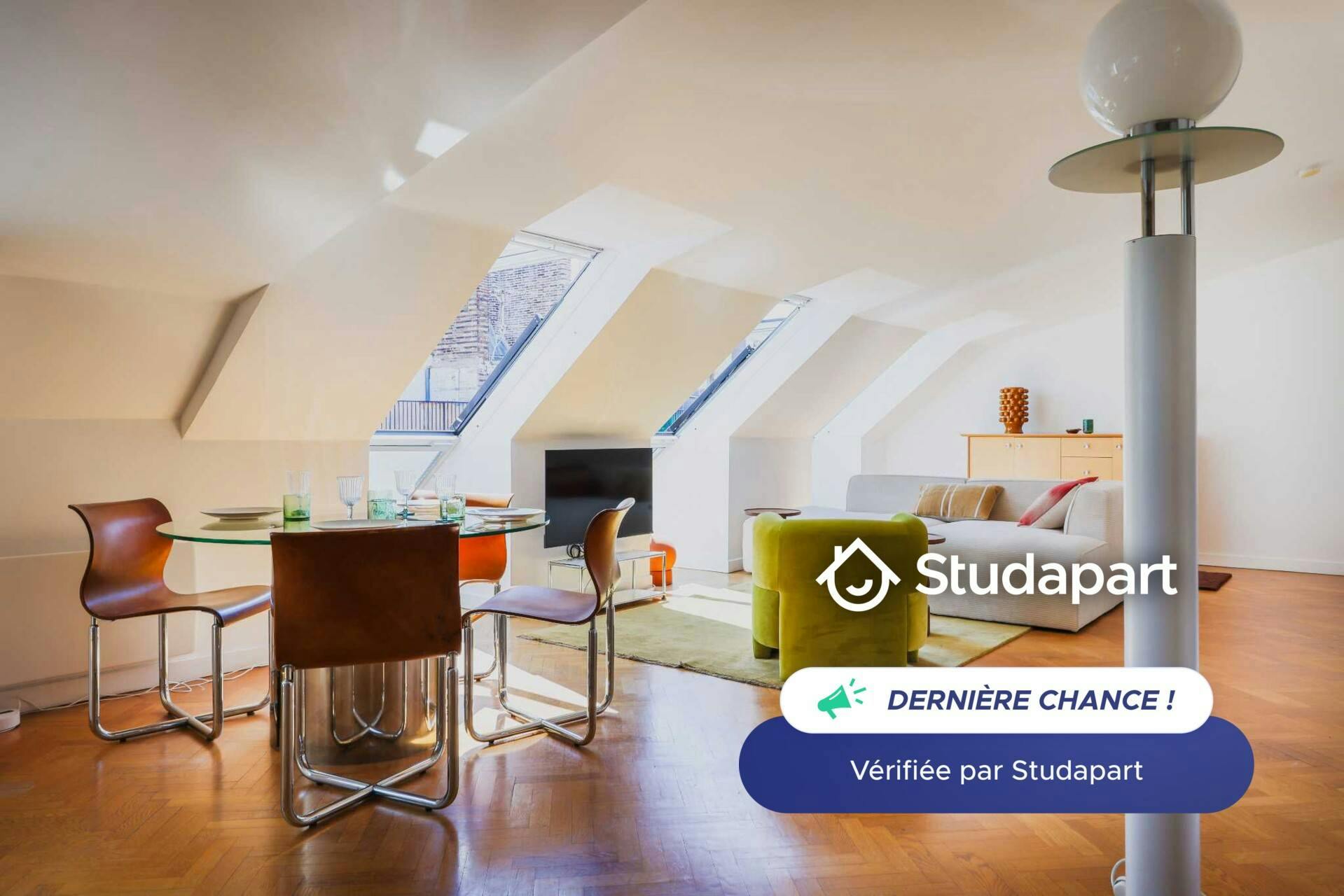 Apartment for rent for €2,614 per month in Paris, Rue Vivienne