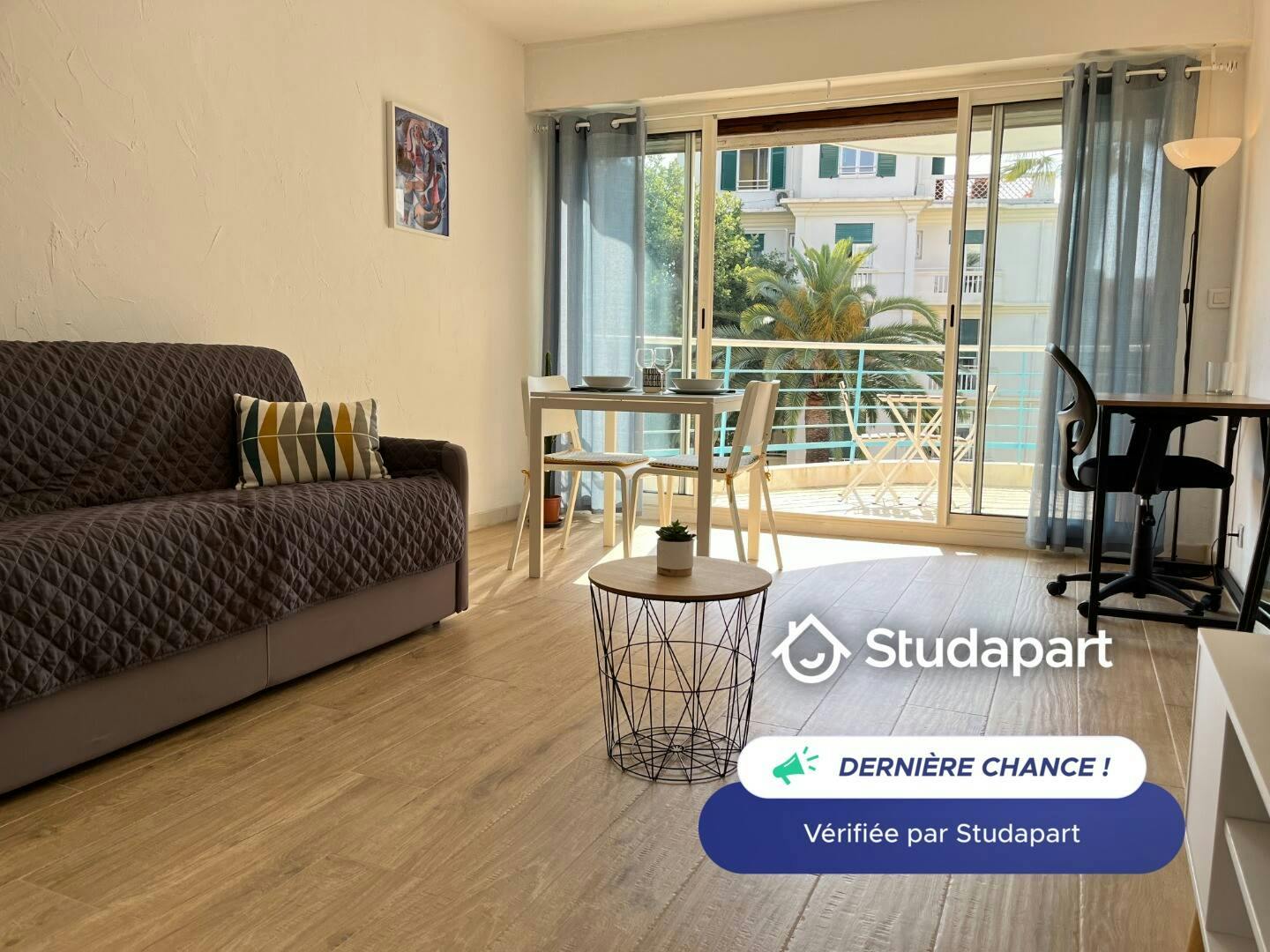 Lägenhet att hyra för 780 € i månaden i Antibes, Rue Saint-Honorat
