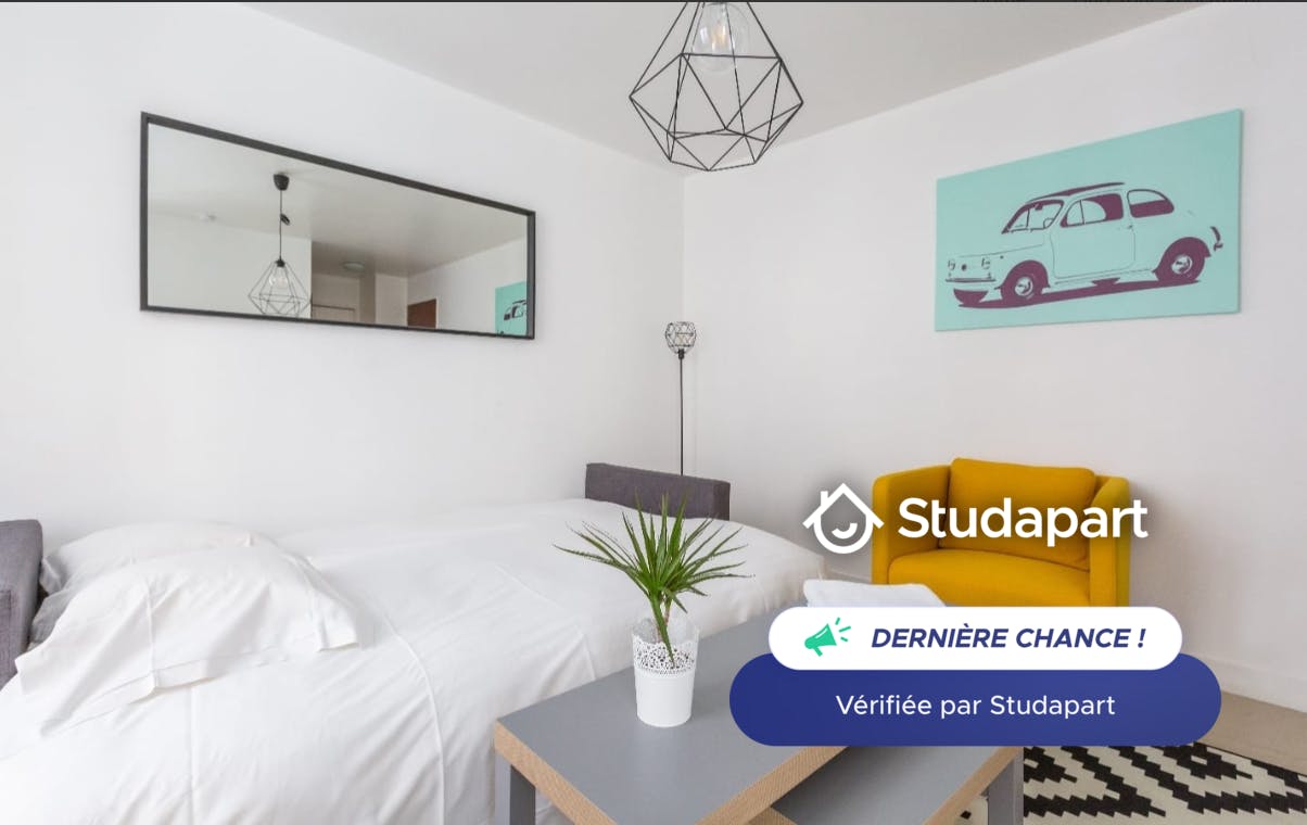 Apartment for rent for €1,370 per month in Paris, Avenue de Flandre